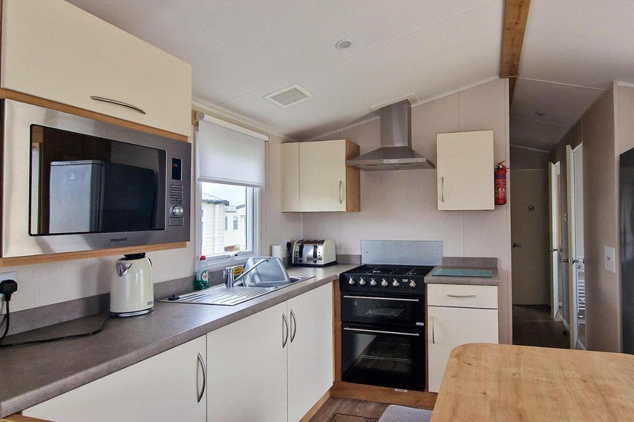 Lovely Caravan Nearby The Beach In Hunstanton, Norfolk Ref 23071C Hotel Exterior photo