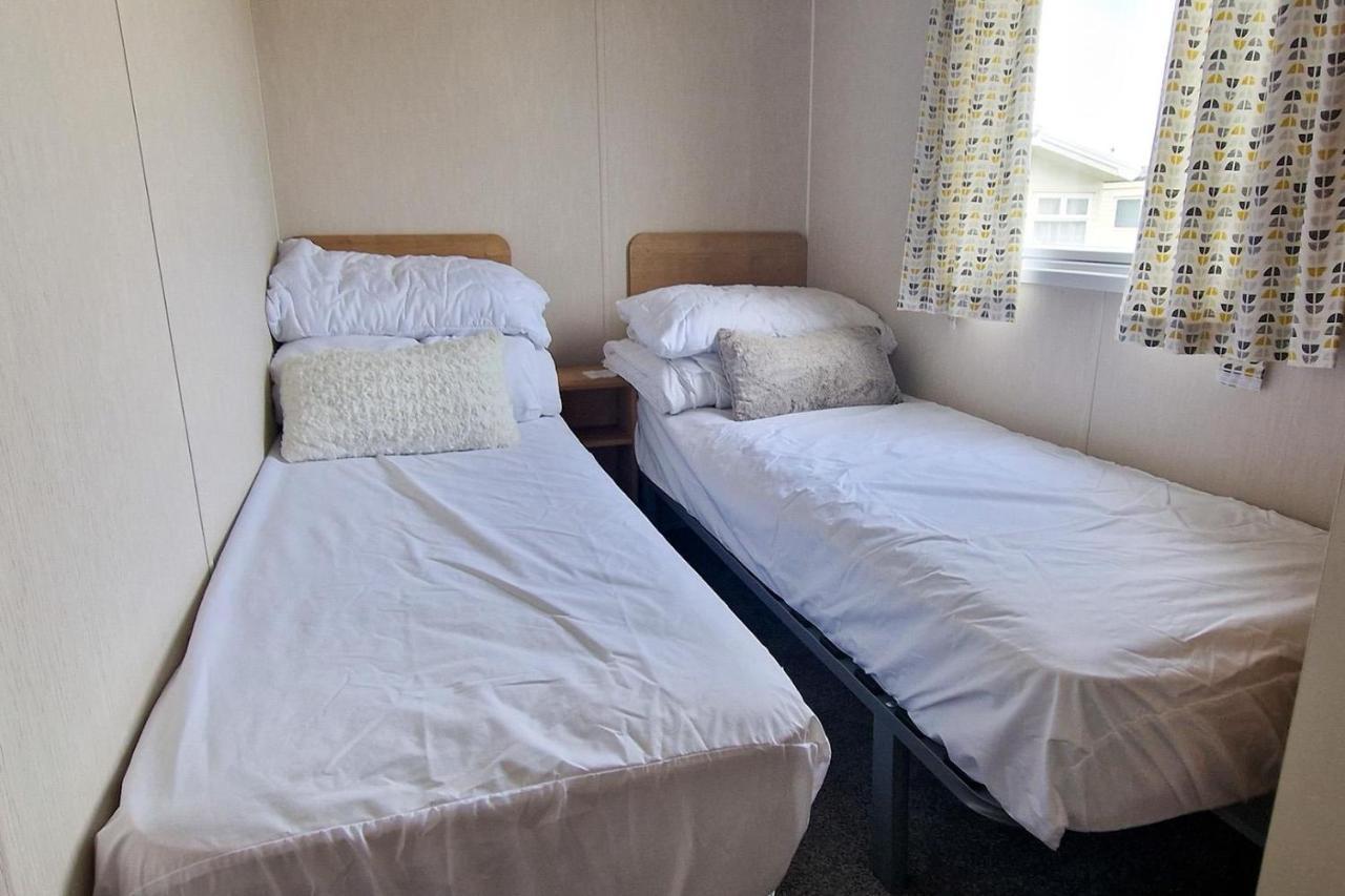 Lovely Caravan Nearby The Beach In Hunstanton, Norfolk Ref 23071C Hotel Exterior photo