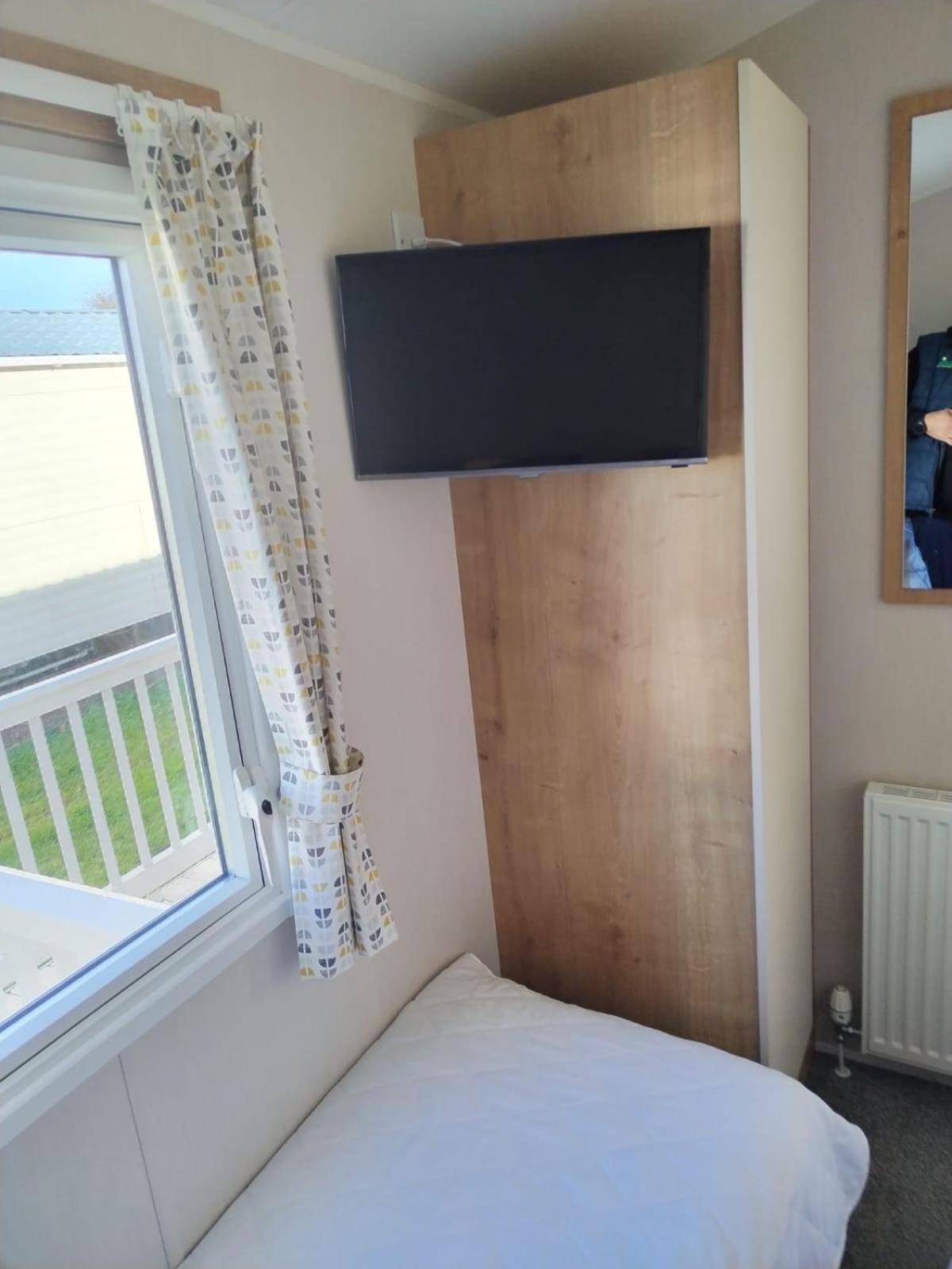 Lovely Caravan Nearby The Beach In Hunstanton, Norfolk Ref 23071C Hotel Exterior photo